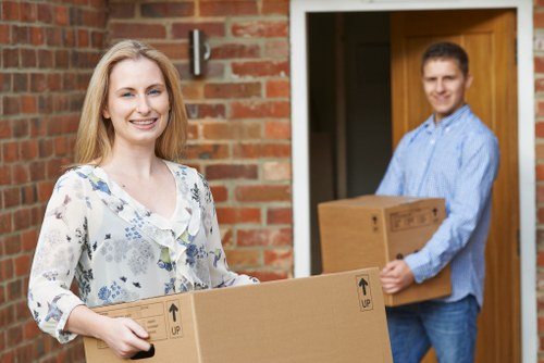Moving van service for homes and businesses in Islington