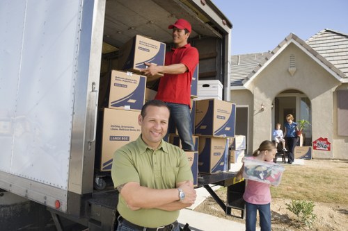 Local home moving service helping families and tenants in Islington