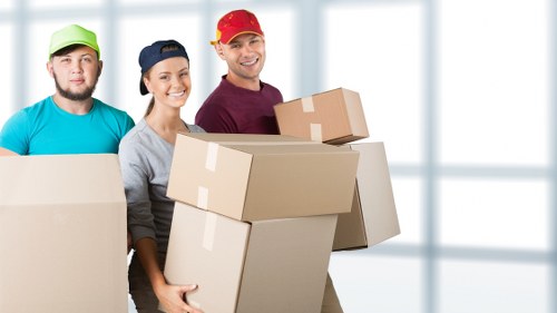Commercial moving van assistance for local Islington businesses