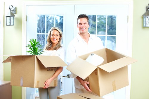 Commercial removal truck hire for offices in Islington